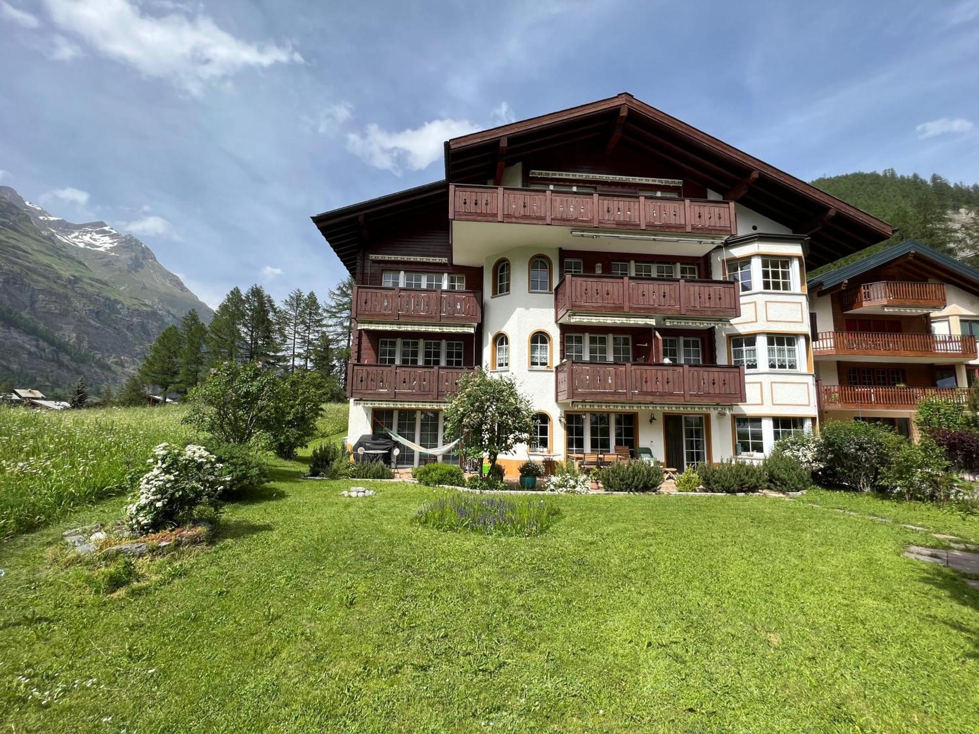 Haus Vira Appartement Zermatt Buitenkant foto